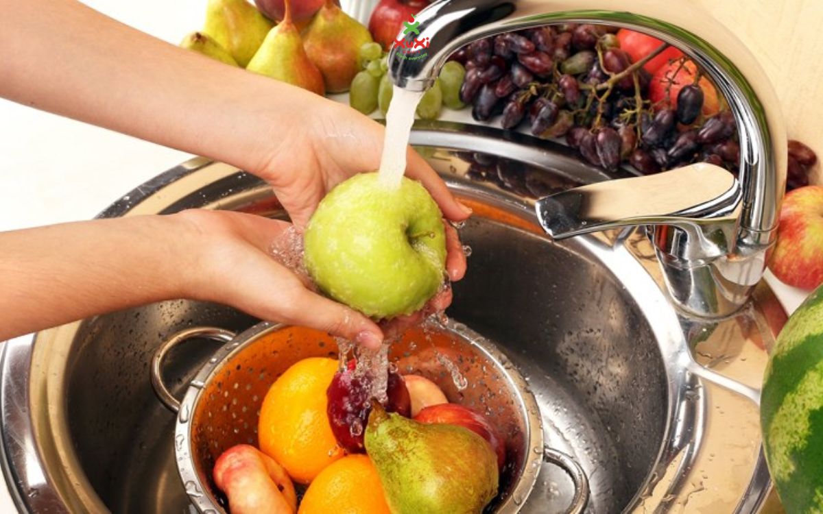 Sơ chế an toàn trước khi thưởng thức các loại trái cây